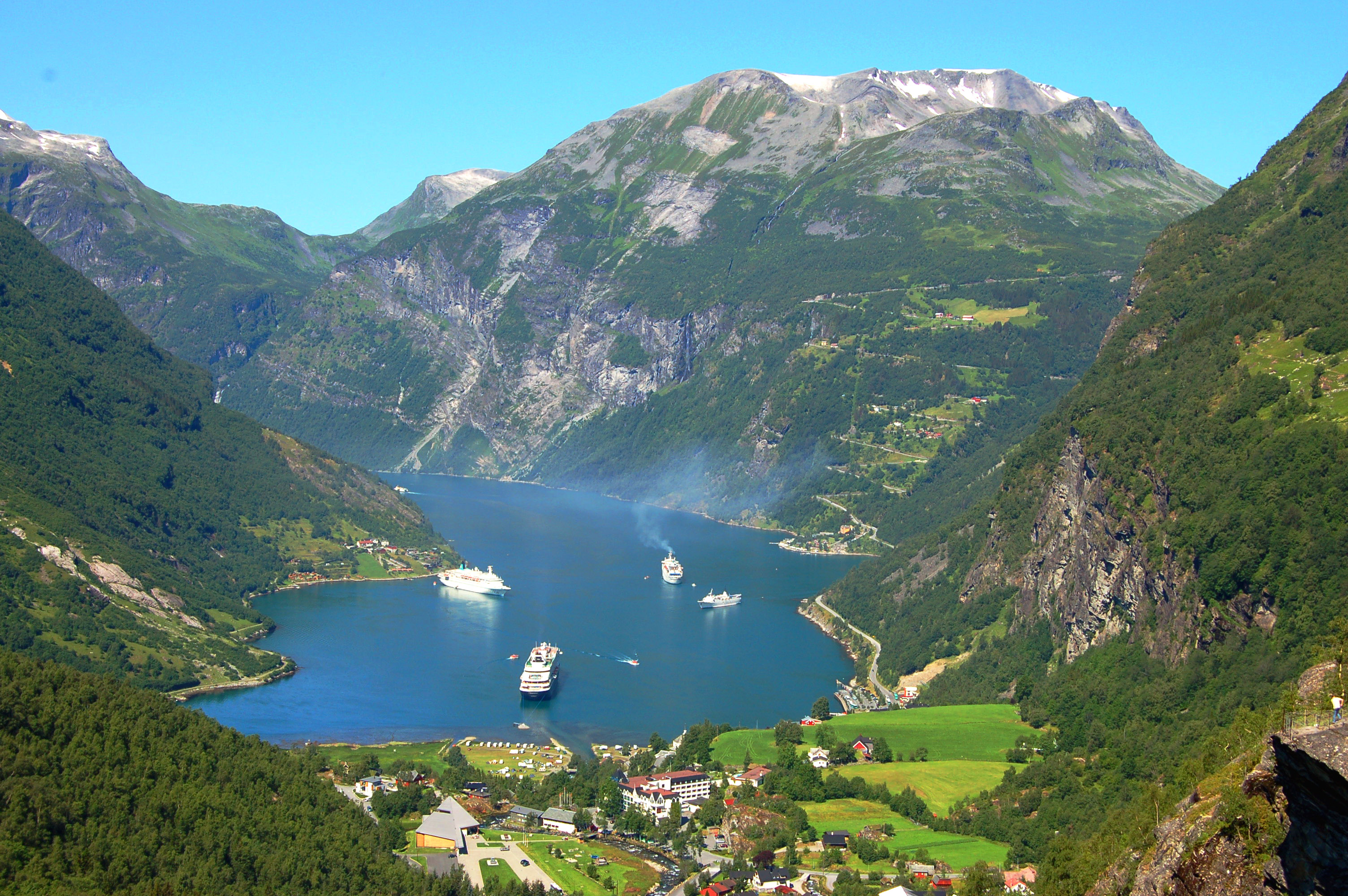 2018年11月15日海达路德北挪威号挪威一地7日邮轮之旅极光观赏停靠