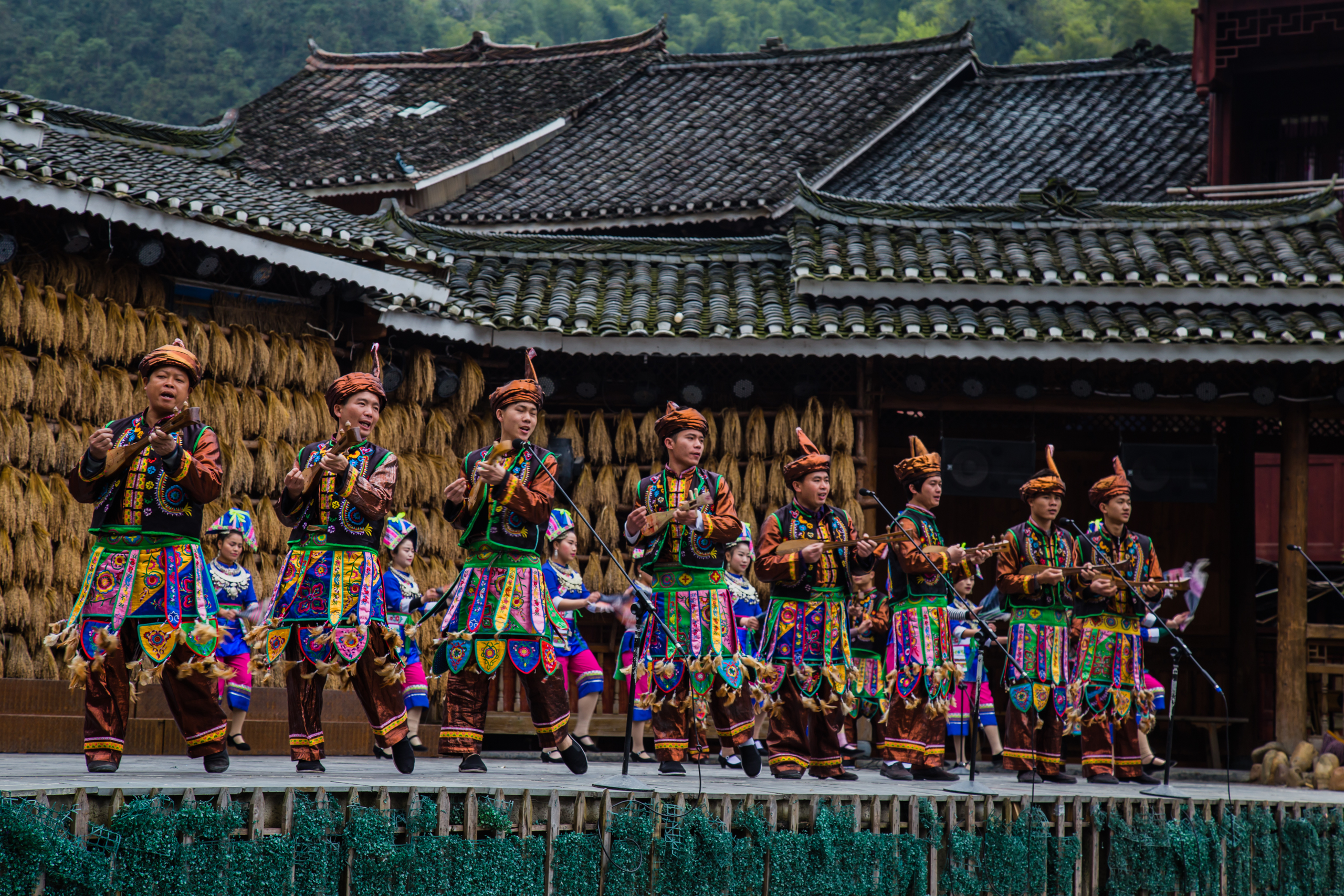 侗族是世界上最喜欢唱歌的民族之一,"饭养身,歌养心.