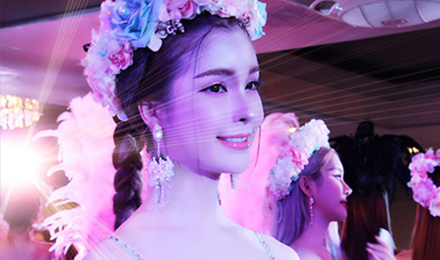 泰国芭提雅东方公主号人妖秀表演醉美人妖特色晚餐