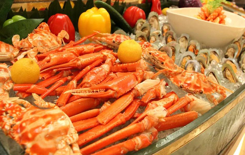东莞世纪豪庭大酒店享双人豪华海鲜自助餐啤酒任饮西式自助早餐