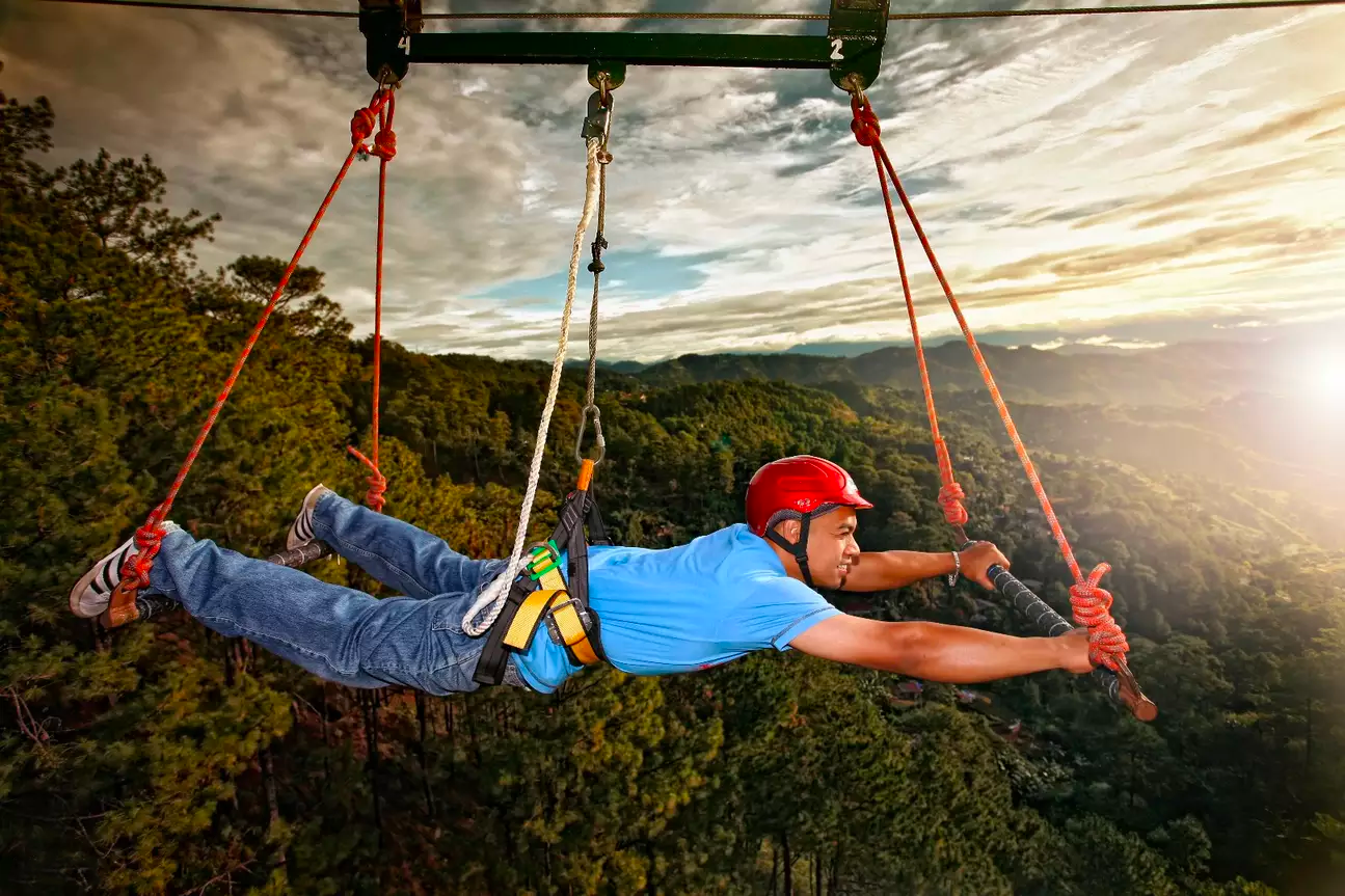 碧瑶baguio树顶冒险乐园丛林飞跃热带松林树顶俯冲徒步探险空中漫步