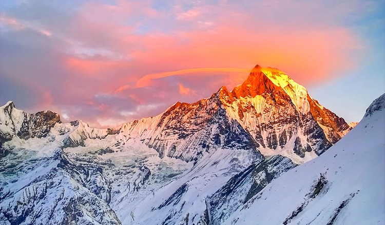 博卡拉萨朗科特sarankot观雪山日出鱼尾峰安娜普纳峰专车接送雪山日出