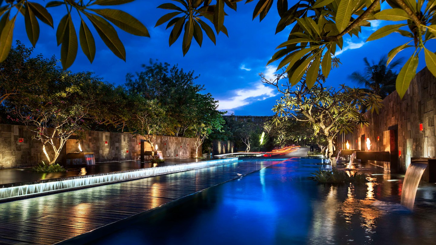 巴厘岛w度假村水明漾wbaliseminyak奢华五星酒店超大室外泳池大海景致