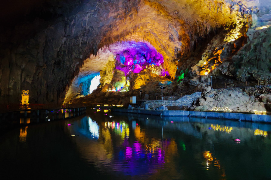 巴马洞天福地风景区巴马洞天福地风景区欢迎您扫码入园未用可退
