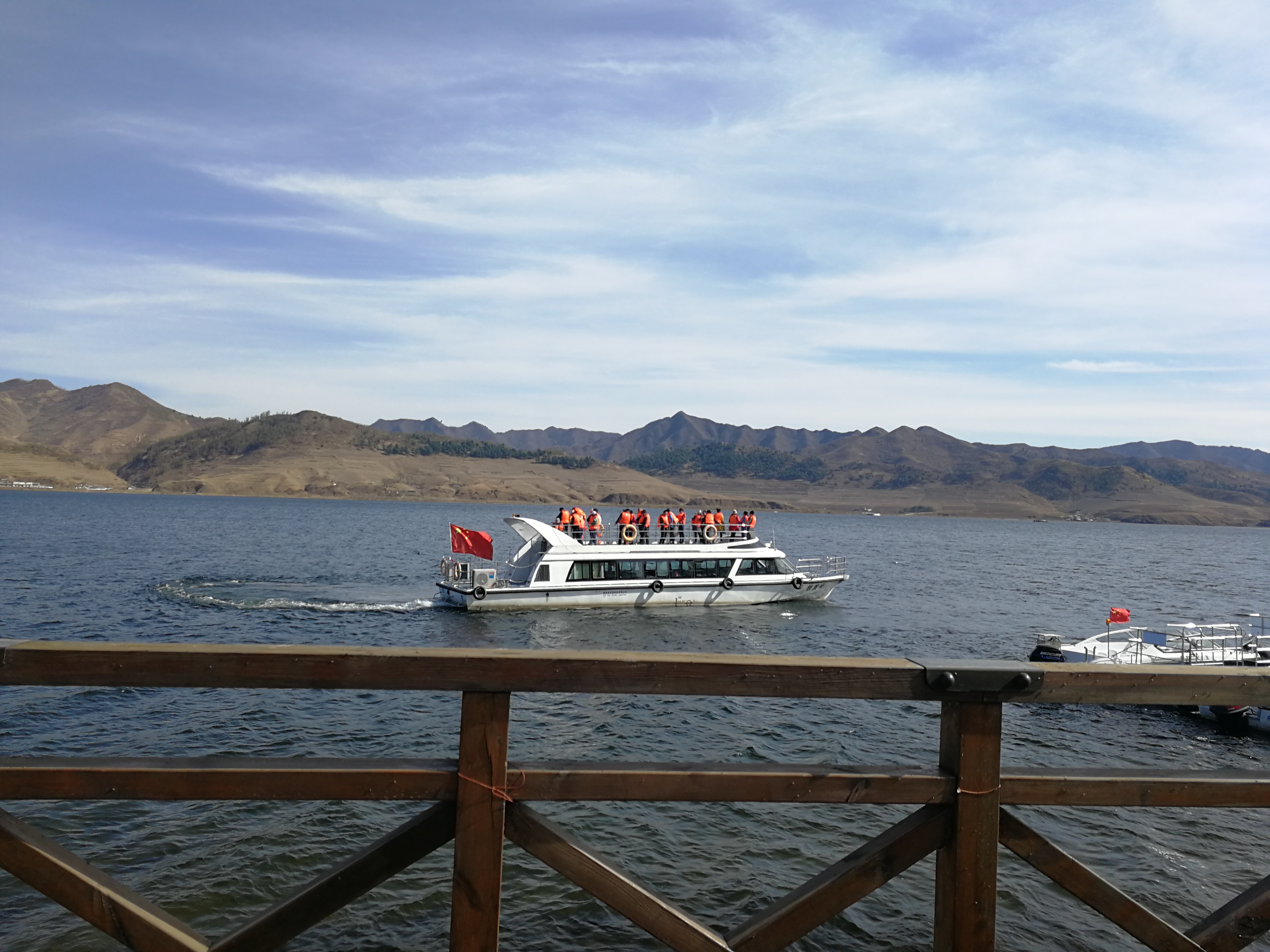 丹东上河口边境桃花园鸭绿江游船桓仁虎谷峡玻璃吊桥鞍山千山3日游