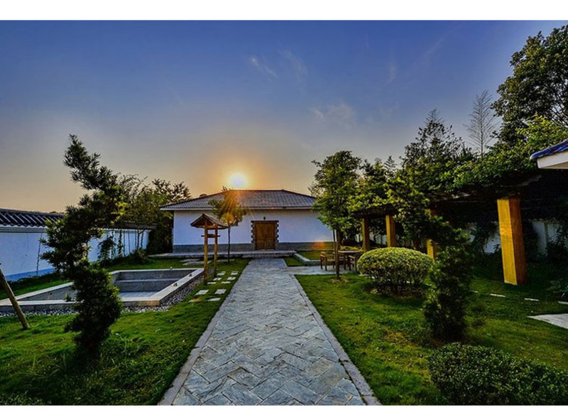 黄冈英山四季花海养心苑 青春驿站2天1晚(特色民宿 含双早 赠送花海