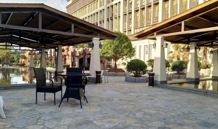 曲靖九龙温泉假日酒店 1晚酒店住宿 (九龙温泉票 自助餐)