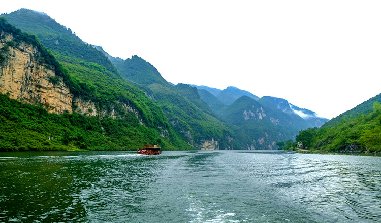 乌江画廊游船龚滩古镇阿依河风景区2日游免费升级4星酒店赠送篝火晚会