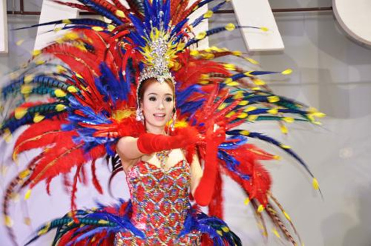 万宁兴隆康乐园红艺人表演推荐景点随订随取演出时间19002030