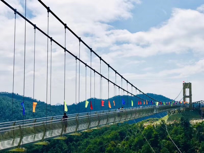 洛江虹山樱梅园景区门票8d悬空玻璃桥七彩滑道悬空荡秋千步步惊心电子