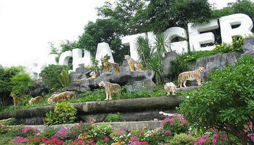 是拉差龙虎园【富贵黄金屋】(约 45  分钟)富贵黄金屋是泰国芭堤雅的