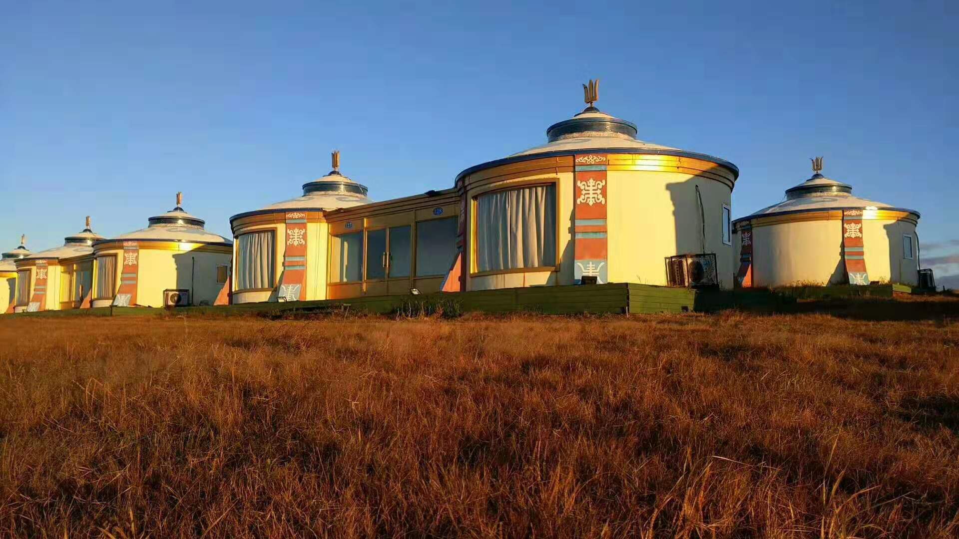 早鸟优惠 呼伦贝尔大草原黑山头附近豪华蒙古包 送骑行 送网红老奶奶