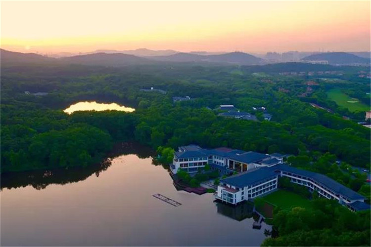 南京旅游集团紫金山庄香榭自助餐厅单人湖景自助晚餐多国异域美食金陵