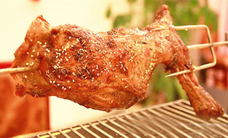 坝上草原特色美食 做一名正经八本的吃货 秘制蒙古烤全羊/烤羊腿 休闲