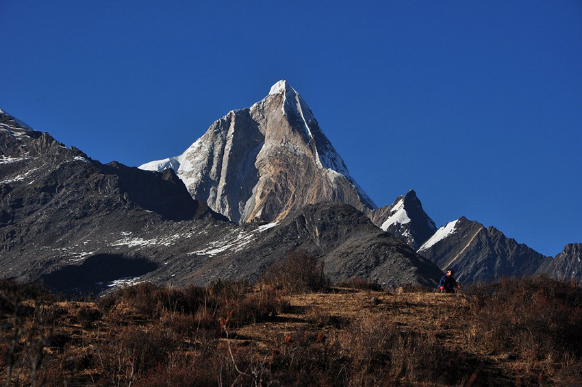 四川小金县鹰鸽嘴峰登顶徒步导航路线
