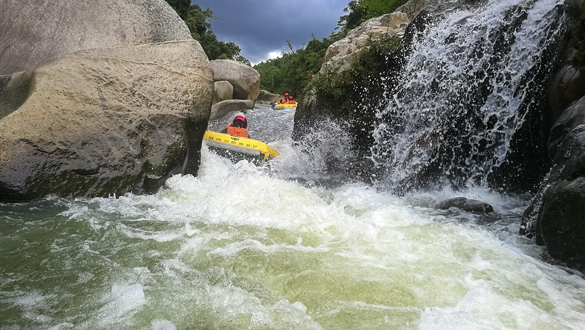 五指山大峡谷漂流门票