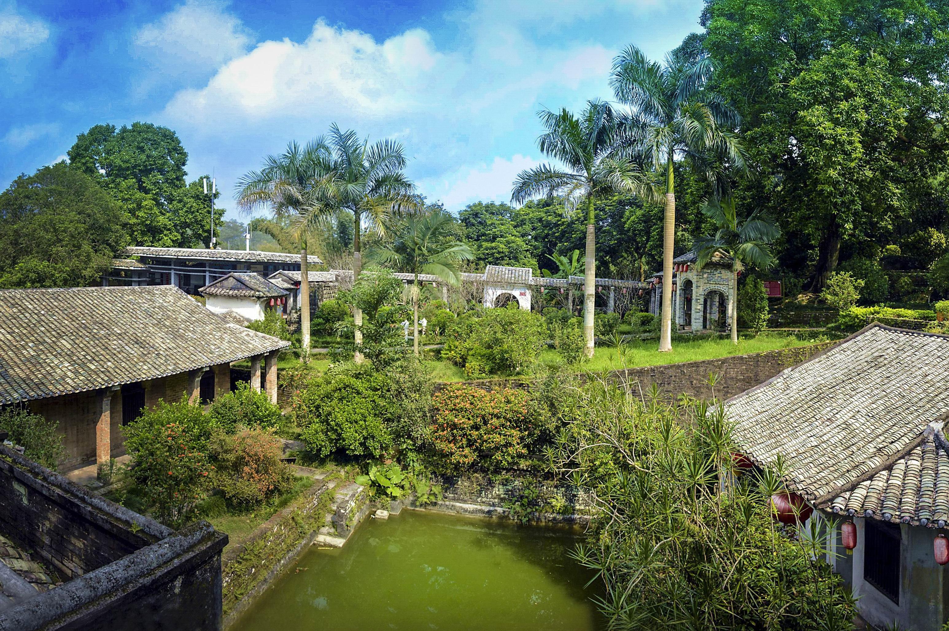 原清附贡生,国民党少将吕芋农的家宅,号称中国四大私人庄园之一.