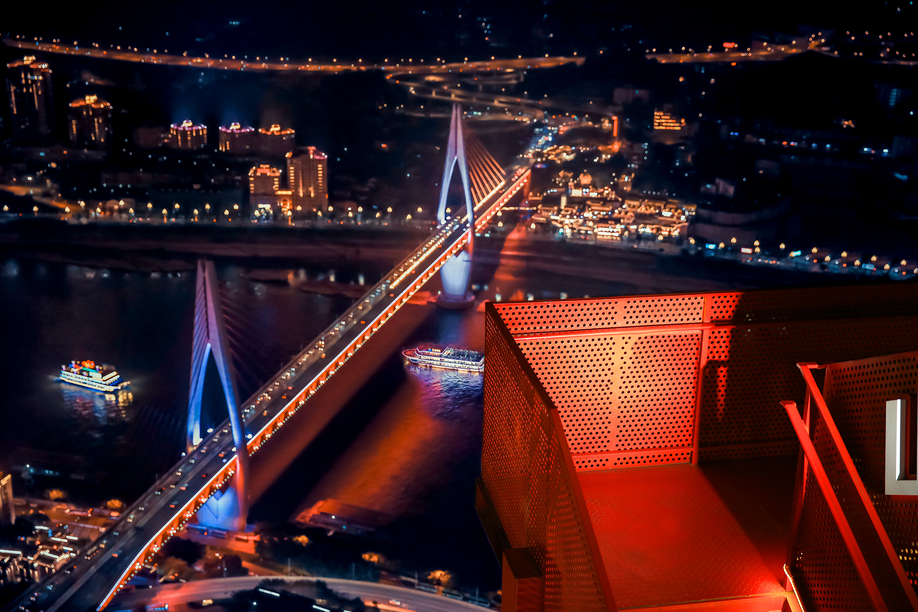 重庆云端之眼重庆之眼高空观景台联合国际大厦360度观全景大剧院美照