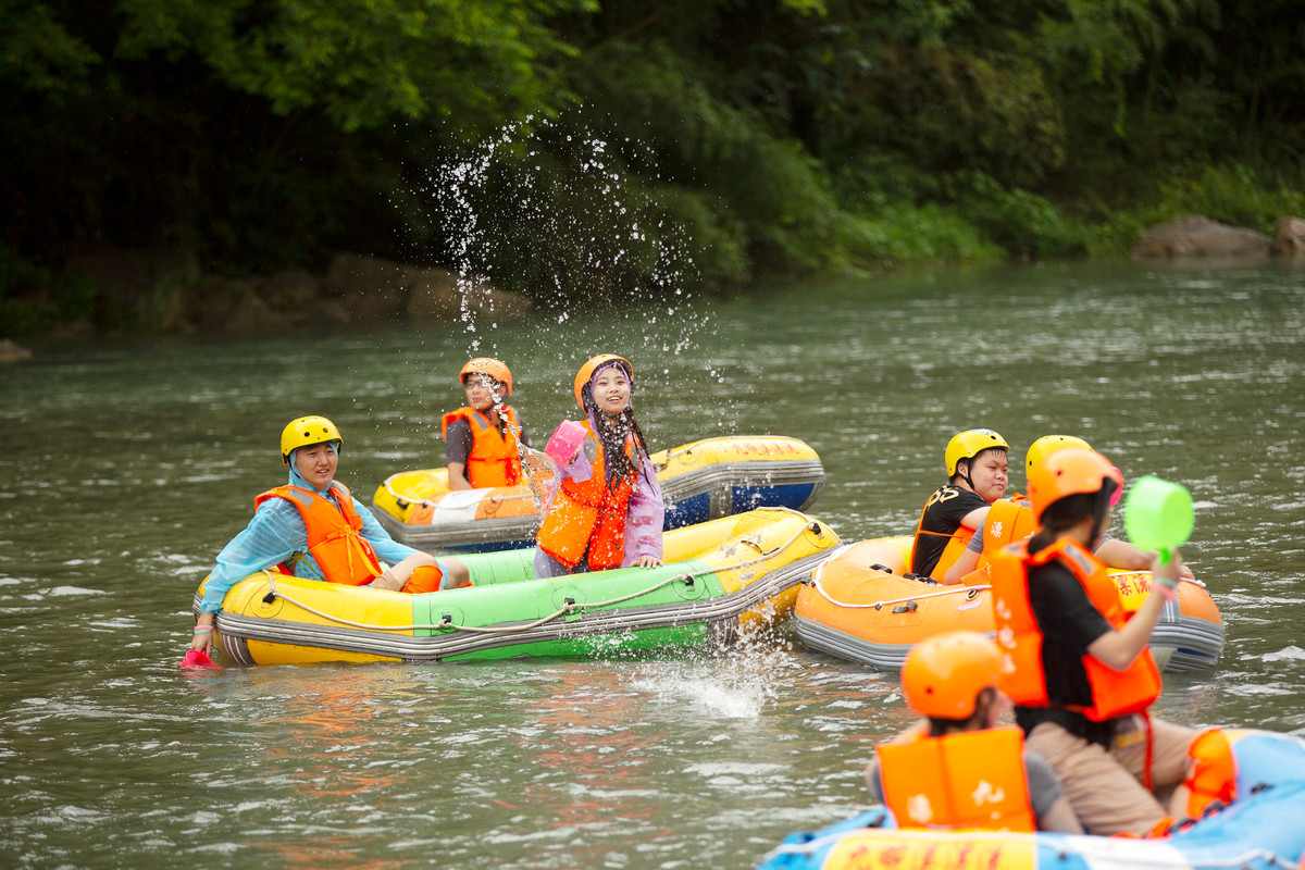 漂流系列清凉一夏纯玩浙江诸暨一日游五泄奇幻漂流龙鳞坝瀑布