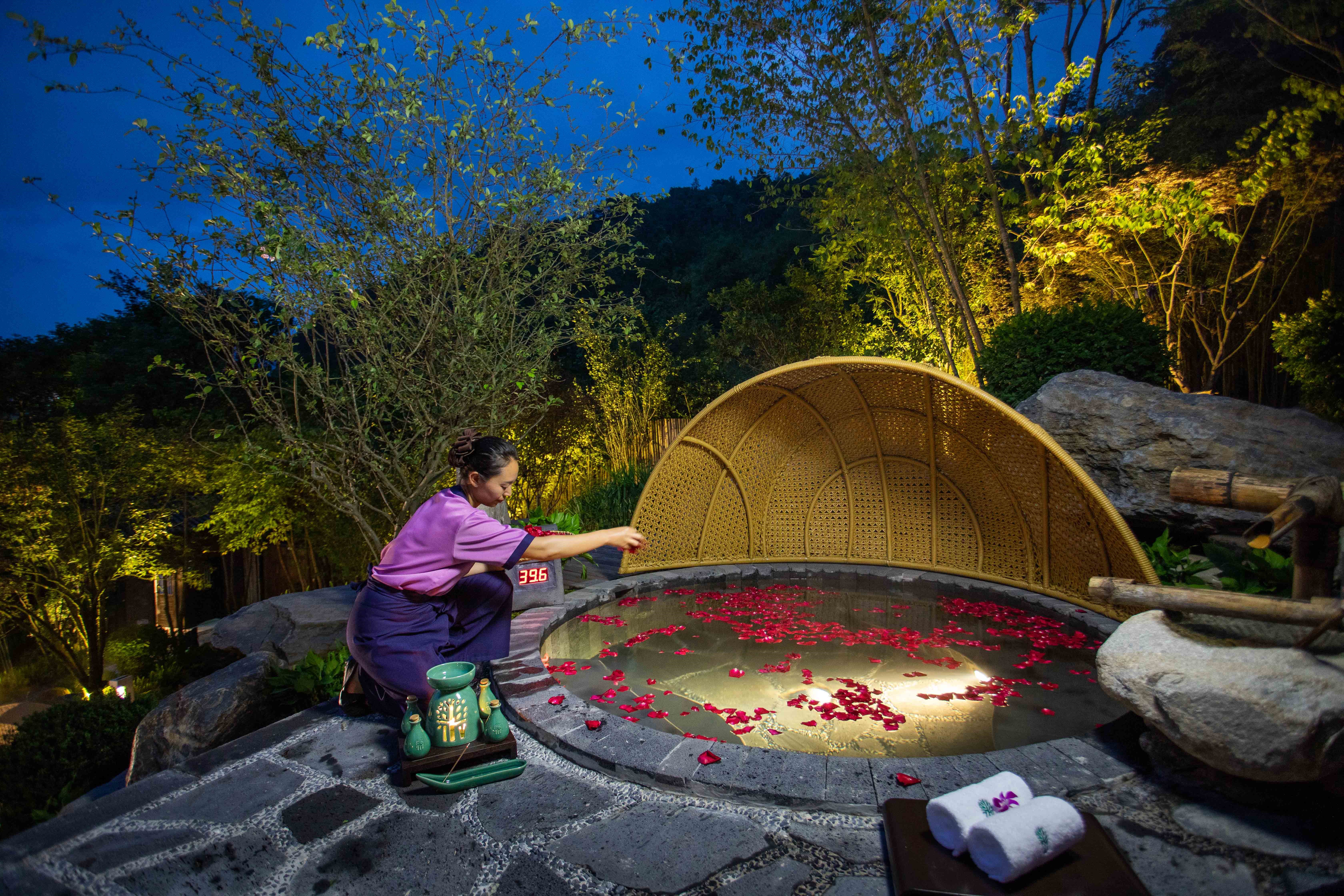 房车云南大理腾冲6日游芒市咖啡小镇国殇墓园高黎贡山茶博园司莫拉瓦