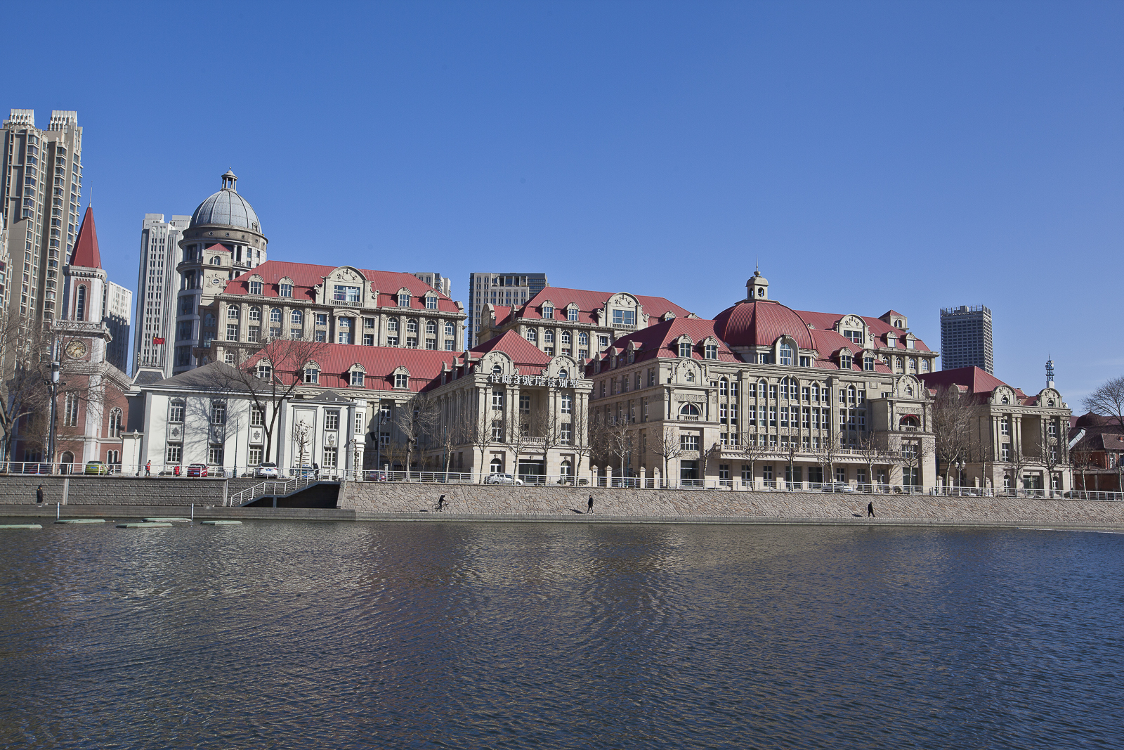 天津滨海新区一日游塘沽外滩滨海航母主题公园