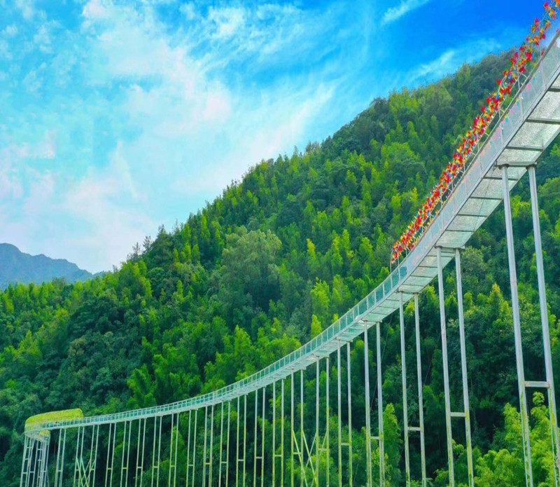 江西宜春三爪仑高空玻璃漂流大门票全景视野无边际设计s型c型360度