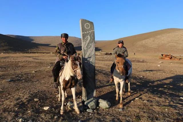 旅行少数派 6-8月奇境北疆 羊道中的阿尔泰深山夏牧