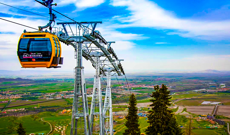 新疆乌鲁木齐南山丝绸之路国际度假区一日游网红七彩飞圈高空缆车木