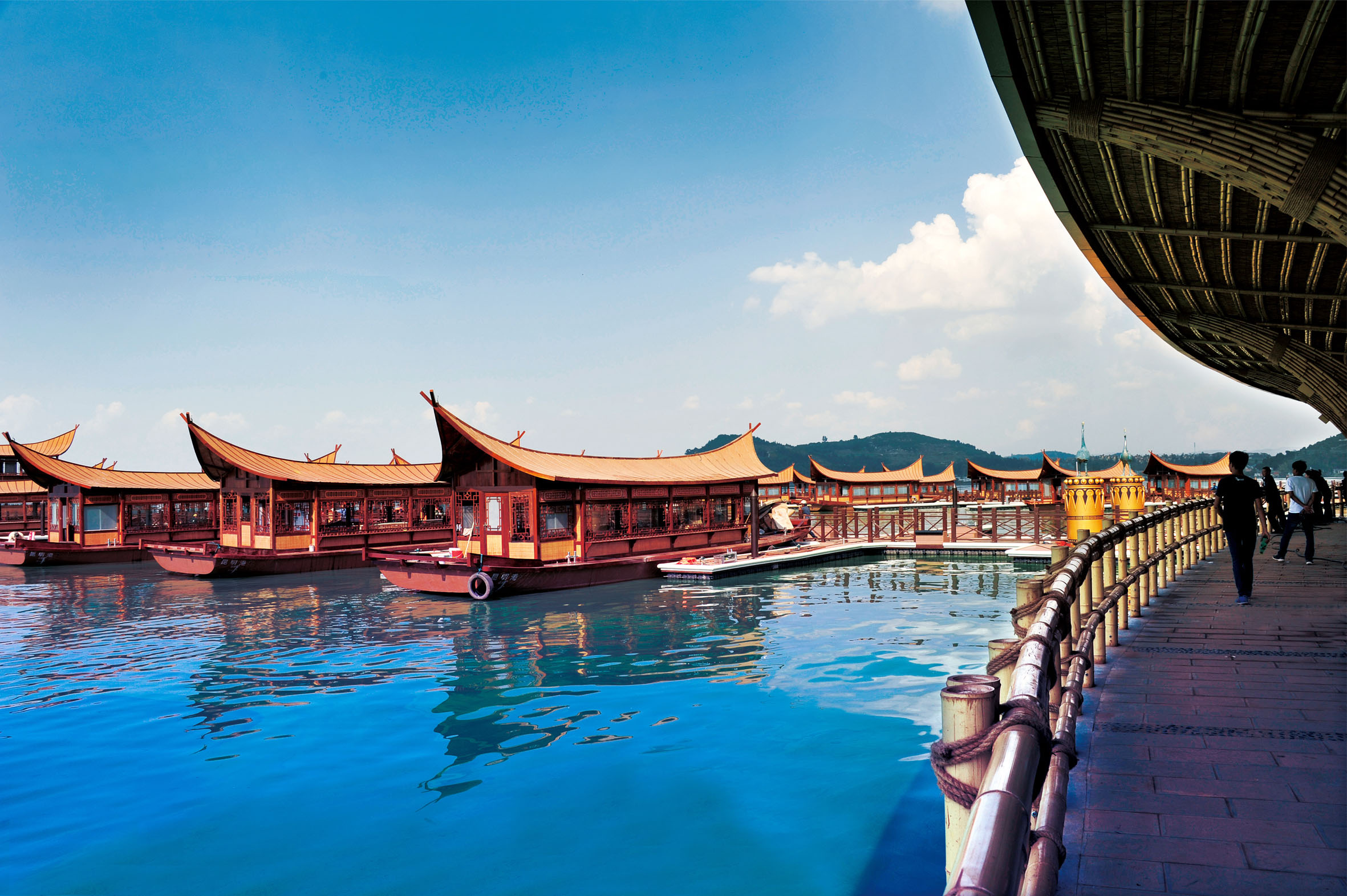 昆明古滇度假酒店1晚七彩云南欢乐世界古滇温泉萌宠乐园