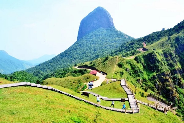 广西岑溪市天龙顶山地公园门票