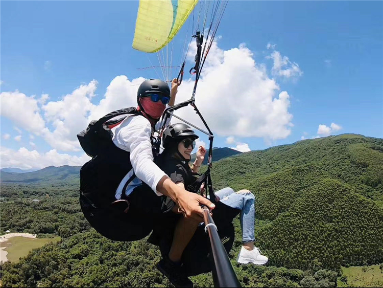 红角岭滑翔伞海南三亚香水湾红角岭国际滑翔伞基地陵水香水湾飞行体验
