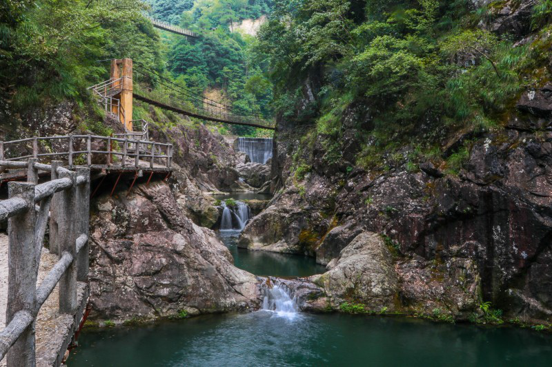磐安望湖度假山庄标准房2天1晚套餐含三早磐安十八涡景区磐安东里农场
