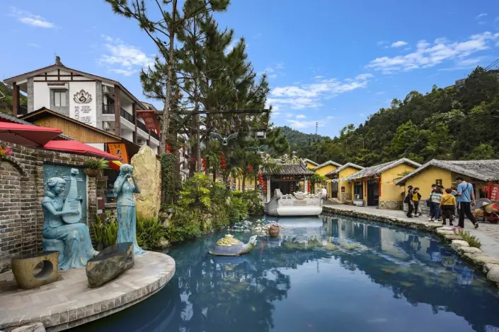 广东云浮新兴天露山温泉养生酒店2天1晚含早餐景区门票无限次温泉无忧