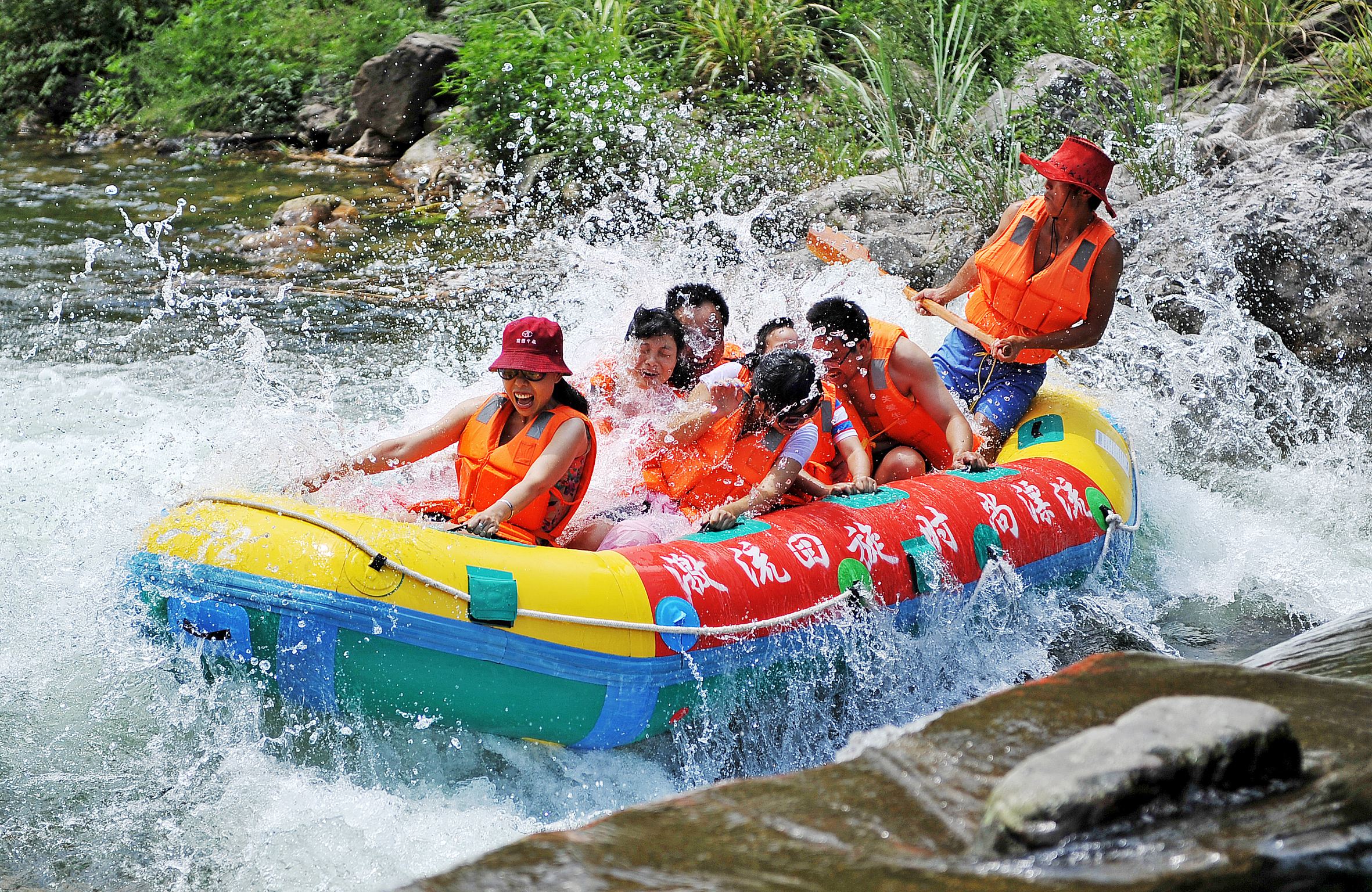 桐庐山湾湾激情漂流 景区门票