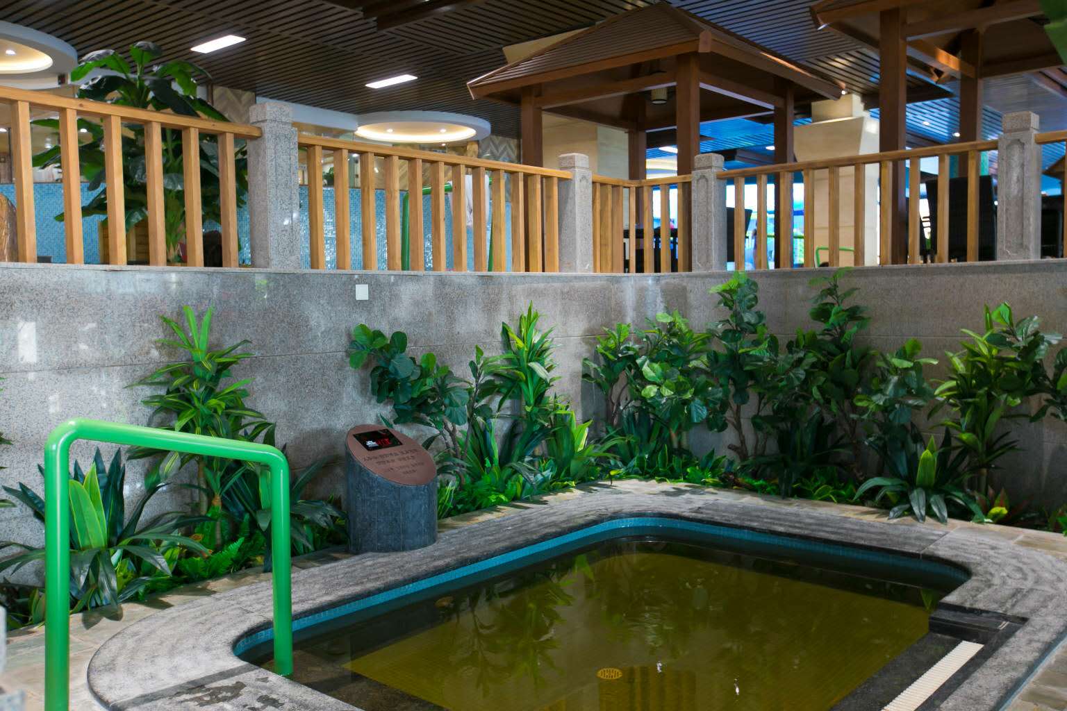 长白山王朝圣地温泉酒店一晚含双人自助早餐双人温泉