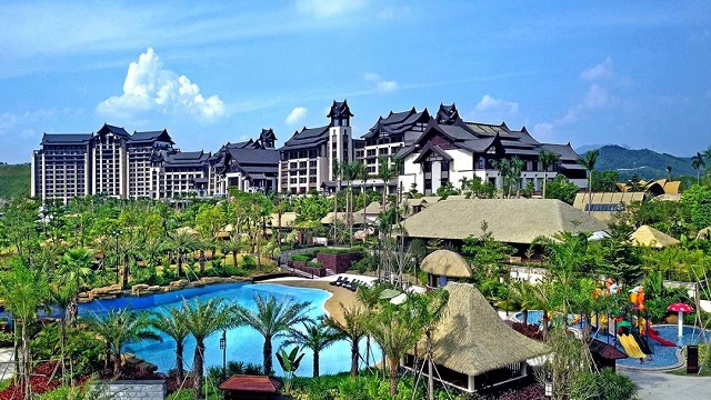 佛冈熹乐谷温泉酒店1间1晚双人自助早餐无限次温泉星球乐园门票电影院