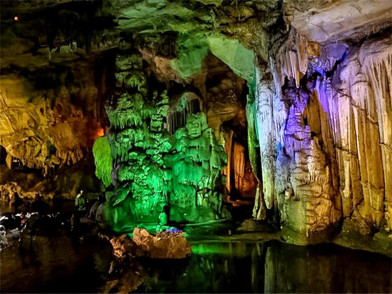 月亮山石花洞一日游6公里休闲徒步3公里溶洞探秘