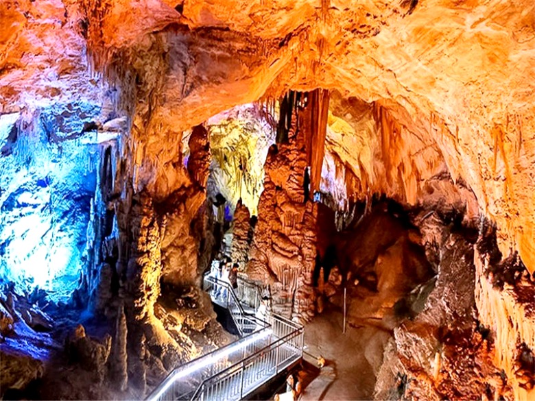 月亮山石花洞一日游6公里休闲徒步3公里溶洞探秘