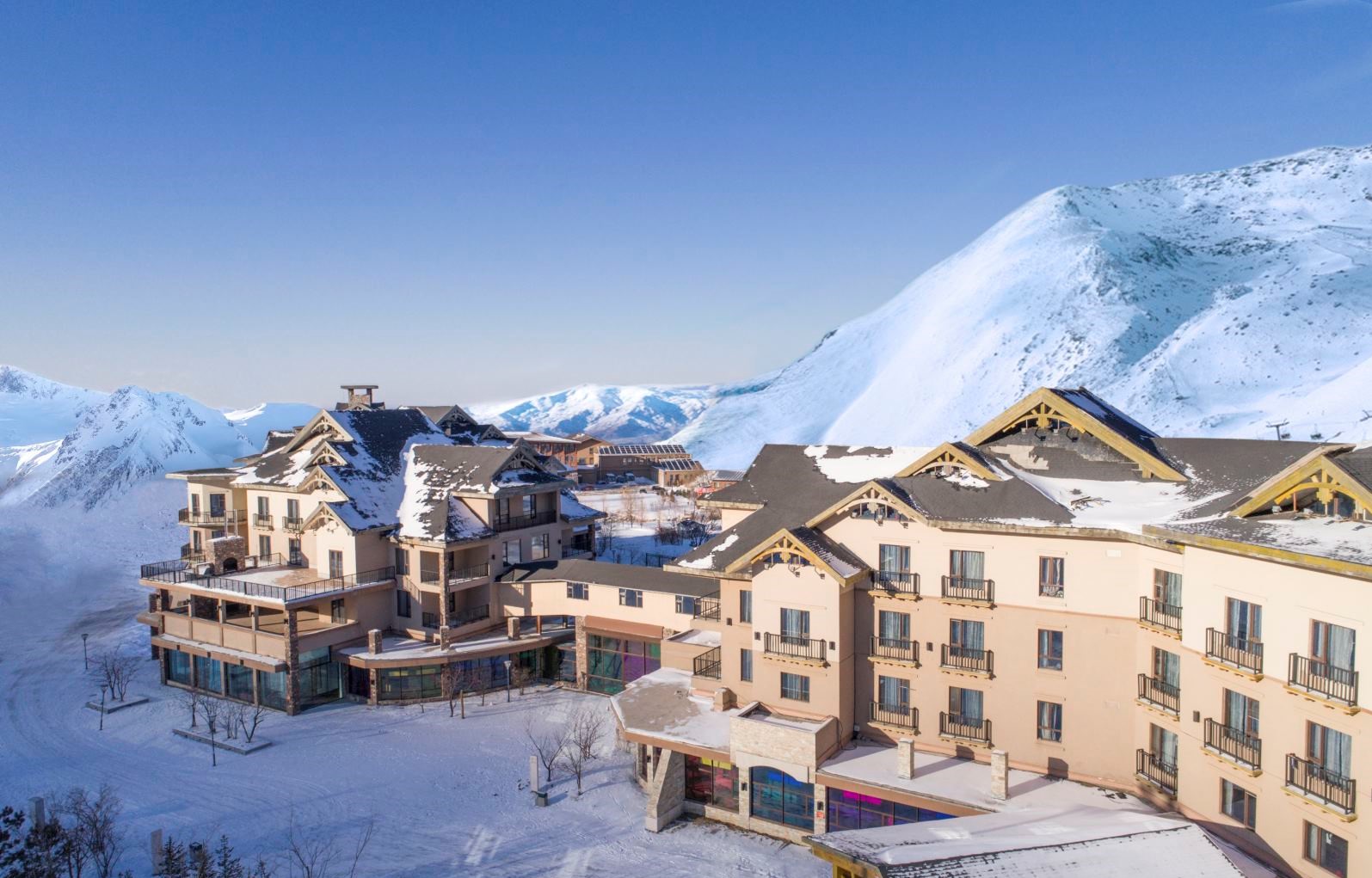 club med北大壶度假村1晚套餐(在粉雪度假天堂畅快滑雪 踏上国内垂直