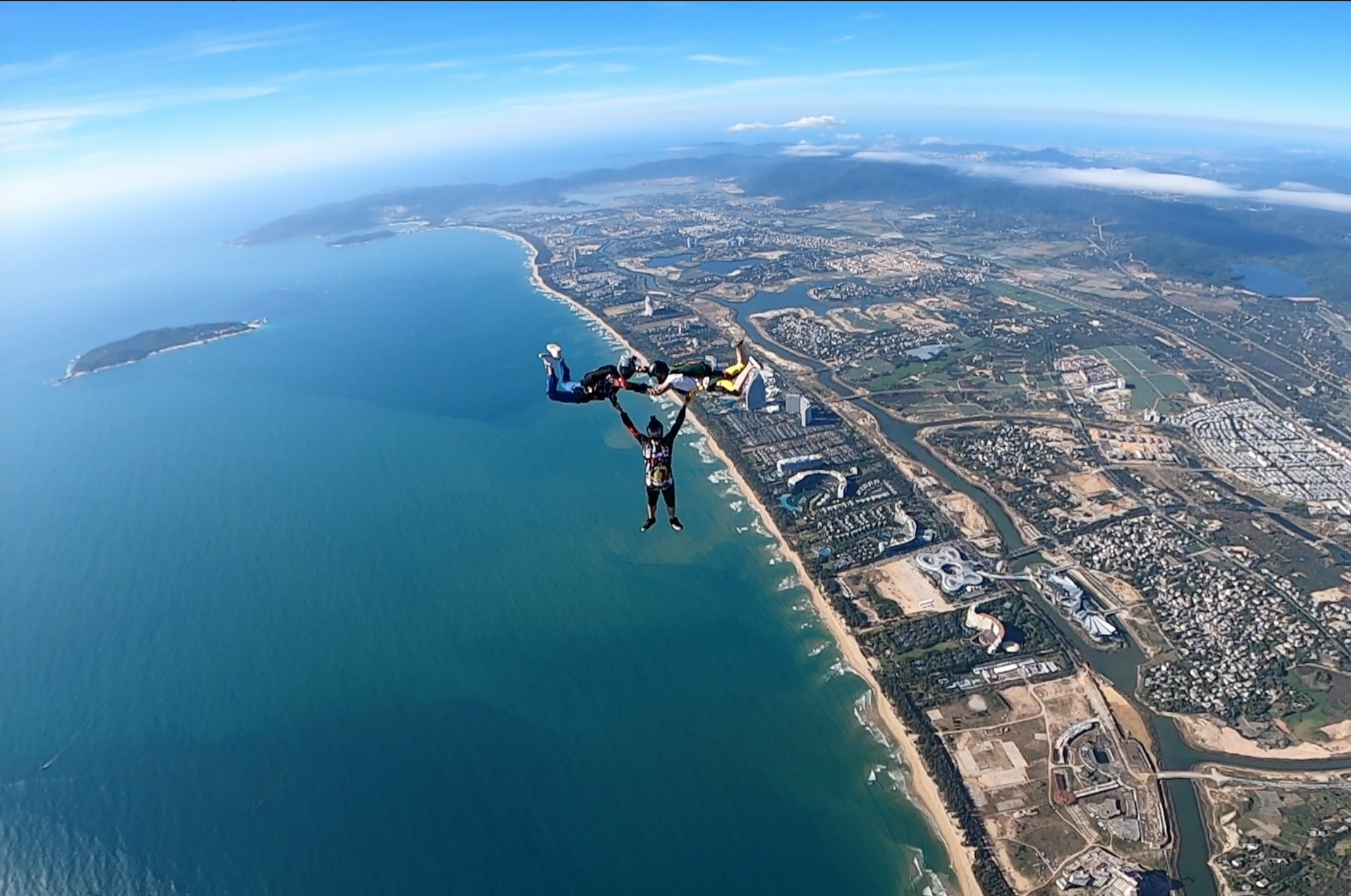 海南三亚海棠湾塔赫跳伞基地高空10000英尺高空直升机跳伞体验可选