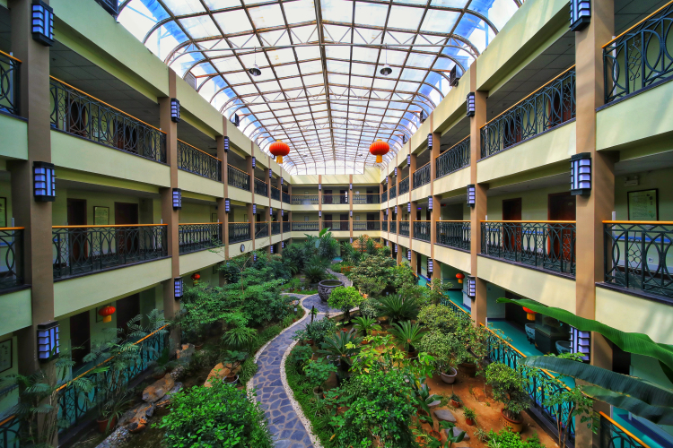 北京房山天毓山庄住宿1晚早餐欧式城堡园林风格身临奇境童话世界家庭