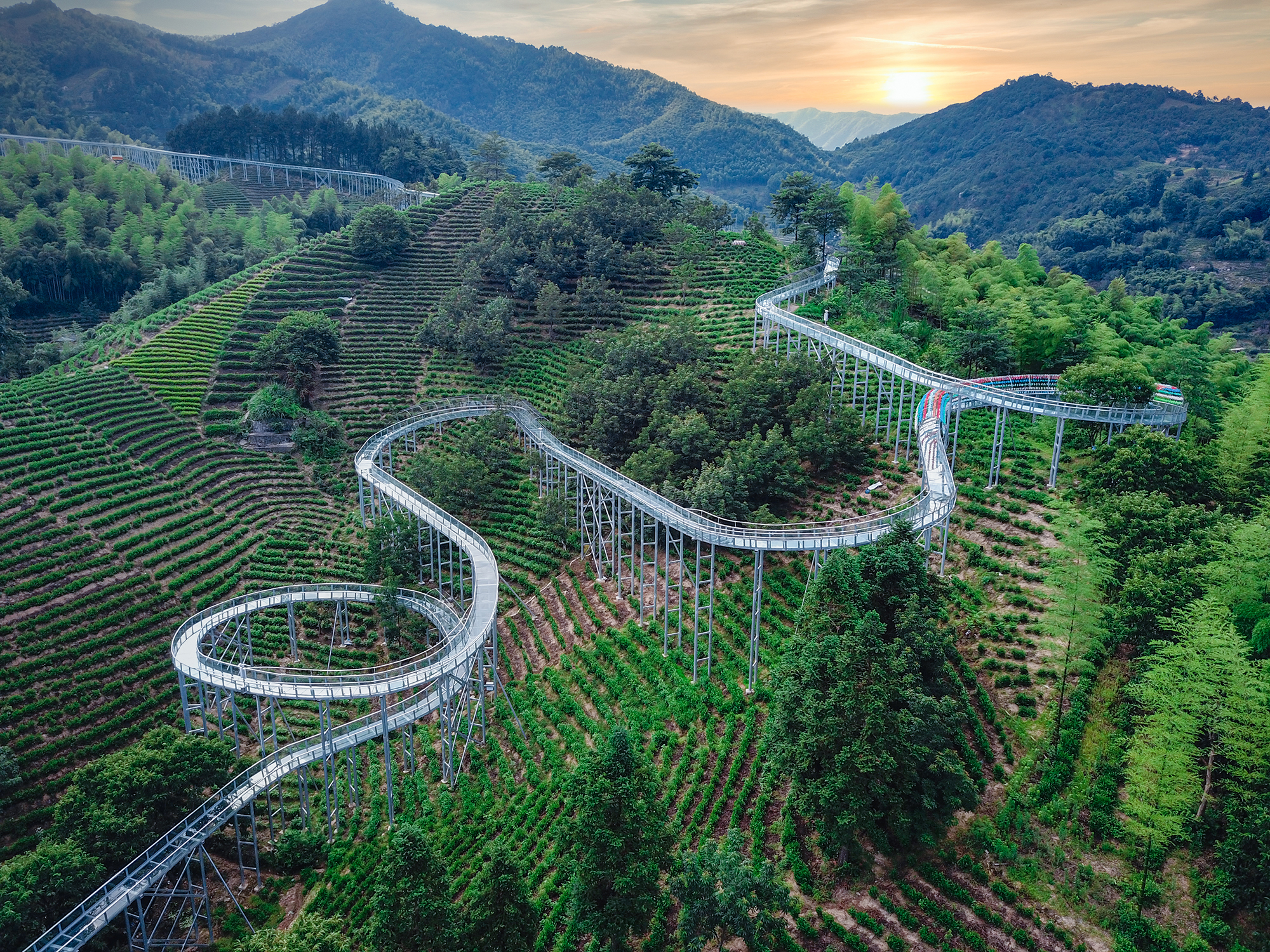 湖州安吉荣耀天空之城门票安吉三亚暑期暑假沙滩摩天轮水上乐园漂流
