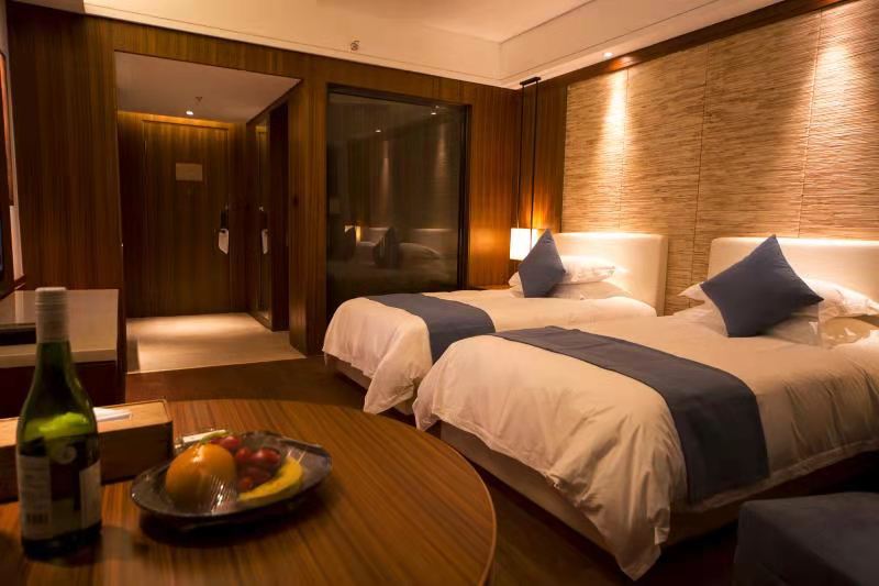 塞罕坝伯斯特君澜酒店2天1晚住宿套餐含双人自助早餐1辆越野车草原