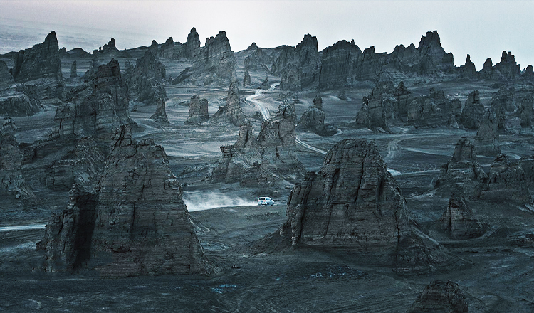 青海黑独山红崖俄博梁无人区6日主题定制 带无人机 单反旅拍·四驱