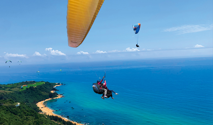 【飞云之上】三亚周边万宁正门岭滑翔伞体验专业教练一对一指导 俯瞰