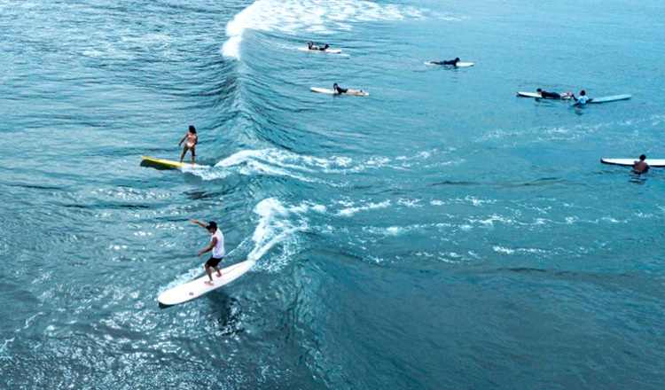 三亚皇后湾后海冲浪2日游小众私藏玩法冲浪体验专业教练带玩0基础可玩