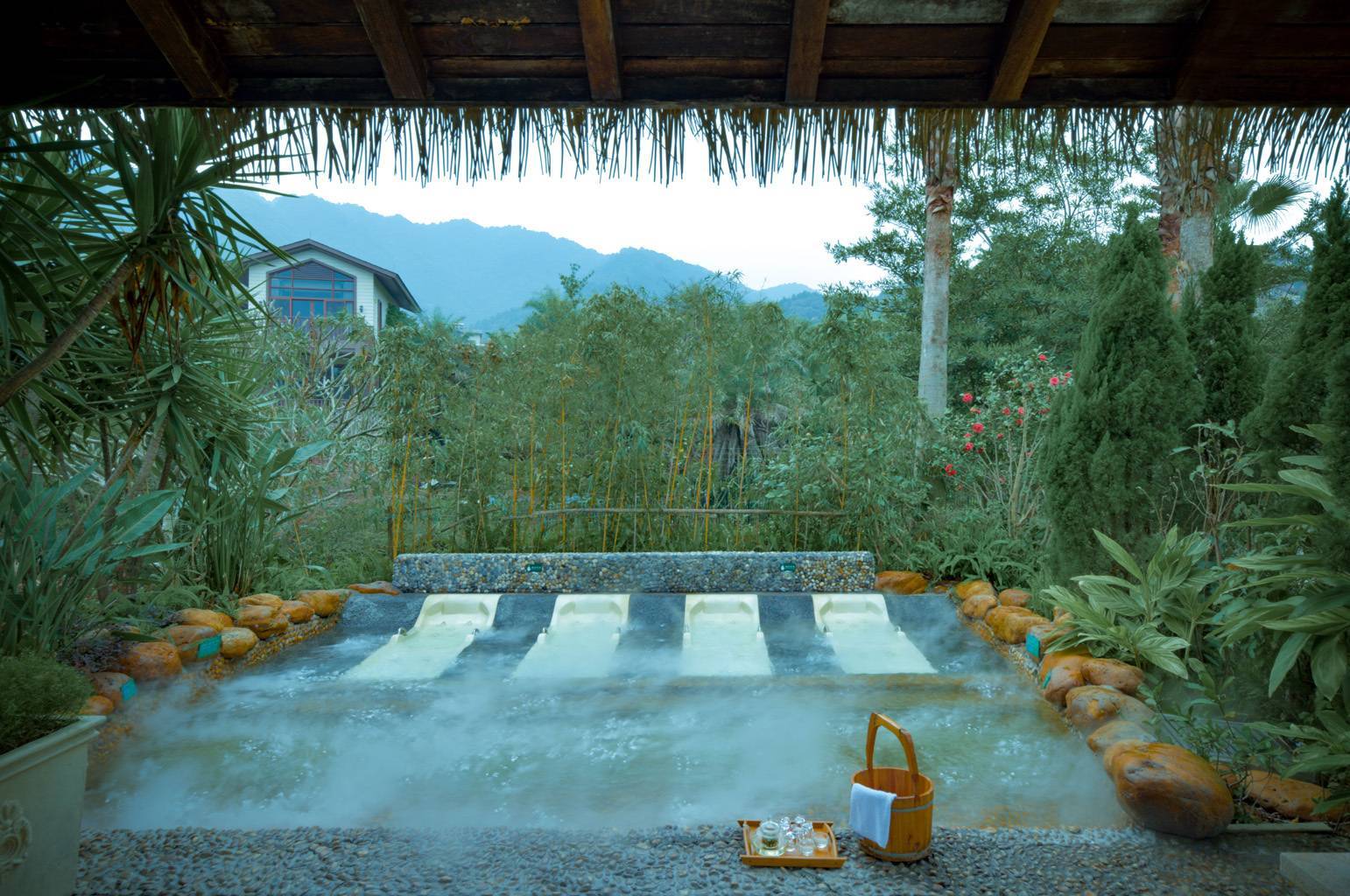 世外桃源清远芊丽酒店2天1晚套票含2大2小自助早餐酒店晚餐无限次温泉