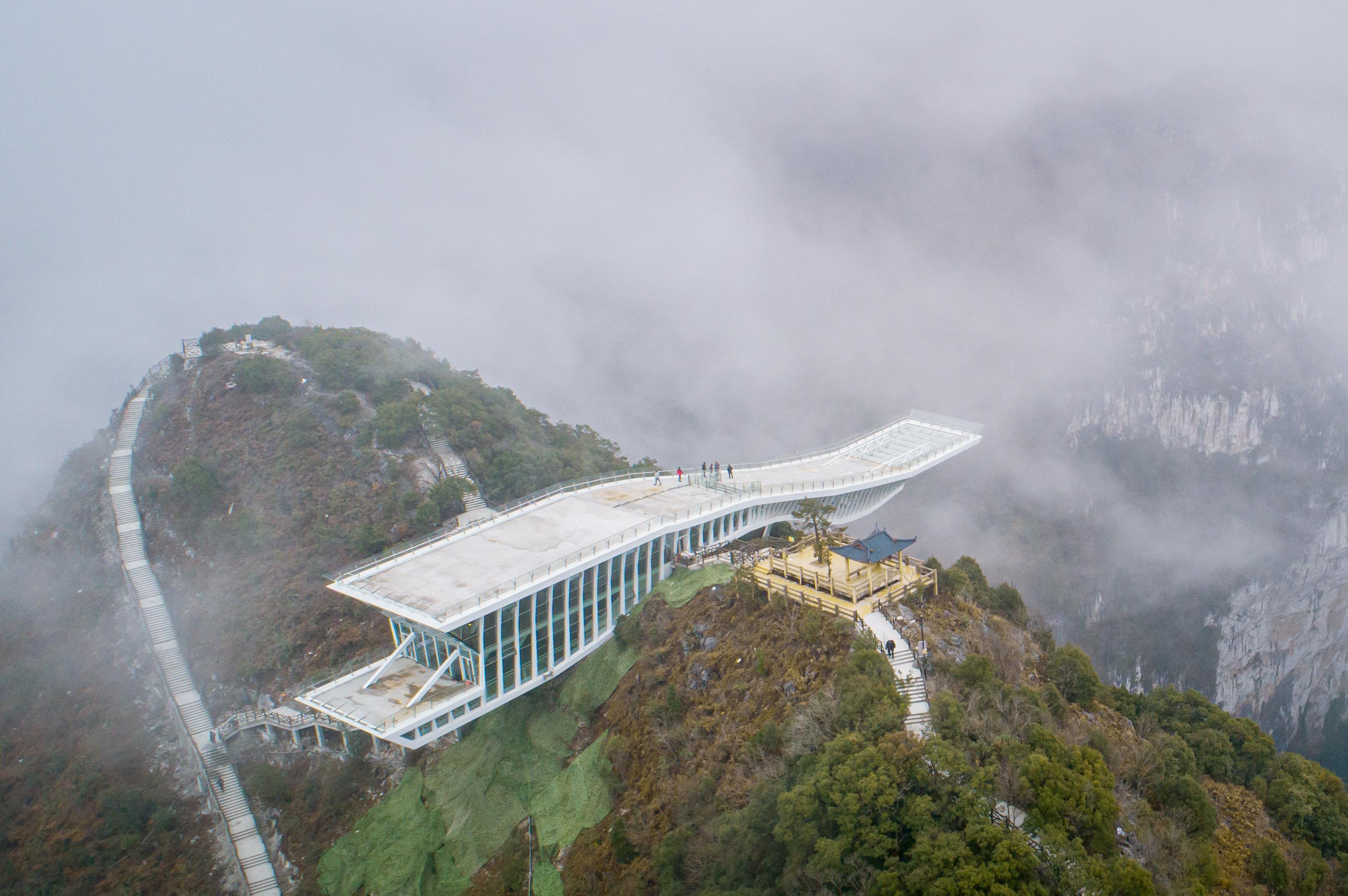 百色乐业大石围天坑群门票