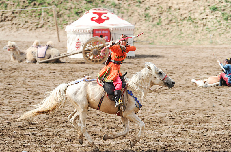 内蒙古希拉穆仁草原红格尔敖包景区全景大型室外马舞剧漠南传奇演出票