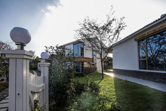 溧阳曹山花居民宿2天1晚住宿套餐含雅致豪华大床雅致标间1晚自助早餐